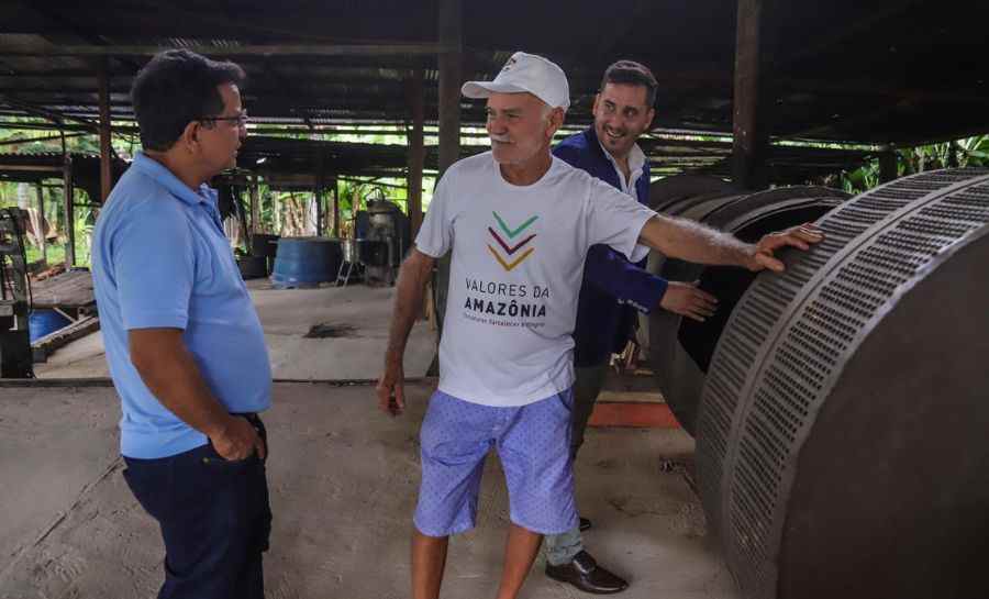 Gonzaga leva superintendente do MAPA para conhecer produtos naturais do Acre e debatem exportação de óleos e sabonetes